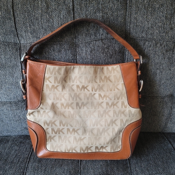 Michael Kors Brookville Tote - Picture 5 of 16